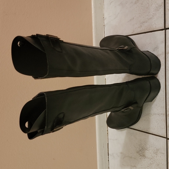 KNEE HIGH LEATHER BOOTS - Picture 2 of 7